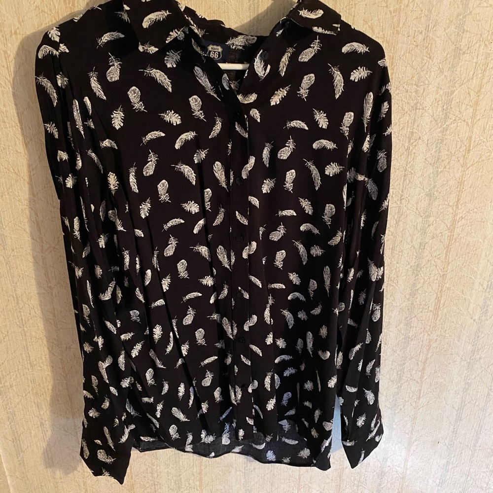 Black and white feather long sleeve